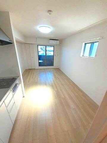 物件内観写真3　(使いやすいリビングです)