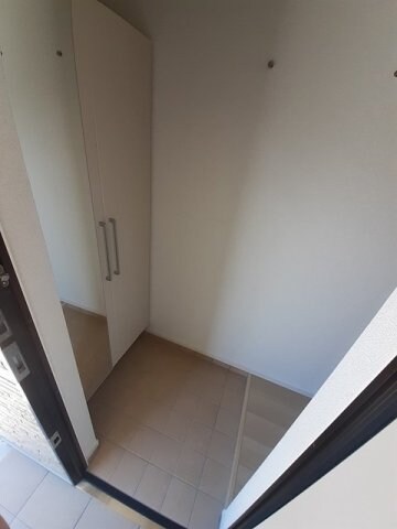 物件内観写真4　(玄関です)