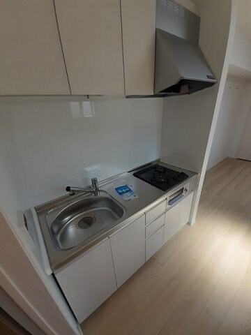 物件内観写真5　(コンパクトなキッチンで掃除もラクラク)