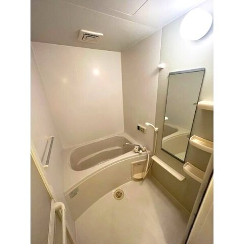 物件内観写真8　(室内写真は別部屋の写真です。)