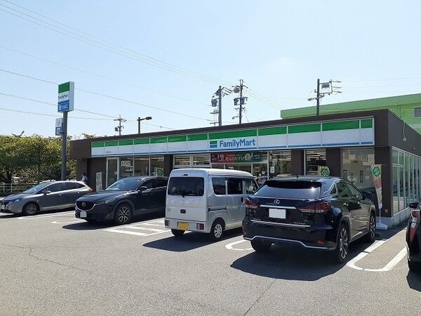 周辺環境(ファミリーマート半田東洋店まで450m)