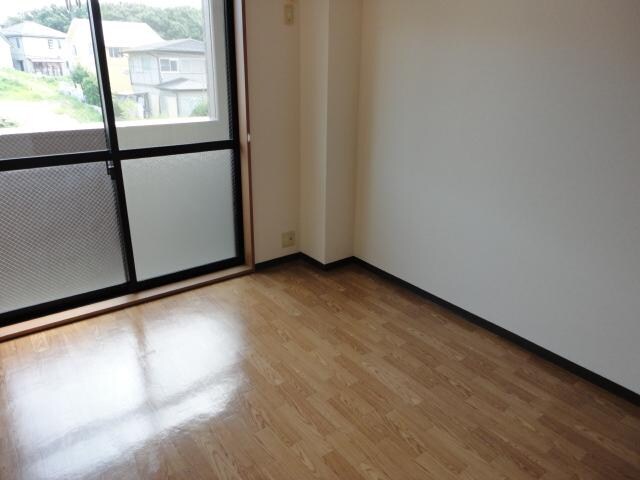 物件内観写真5　(洋室)