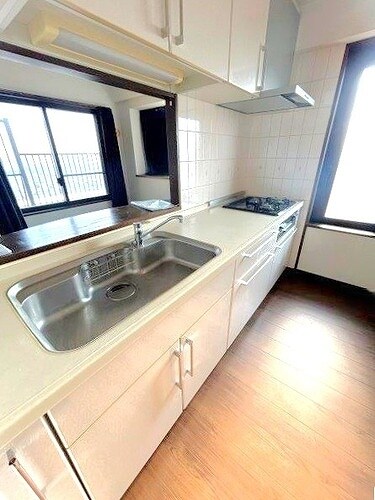 物件内観写真4　(システムキッチン)