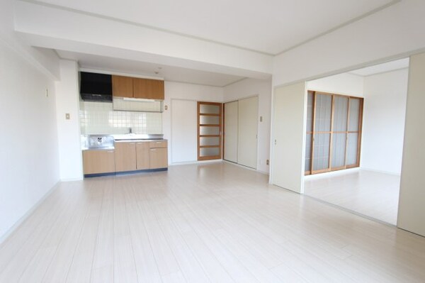 居室(※他のお部屋の写真です。)