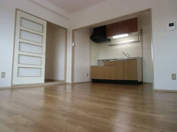 居室(他のお部屋の写真です。)