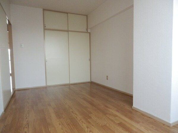 寝室(他のお部屋の写真です。)