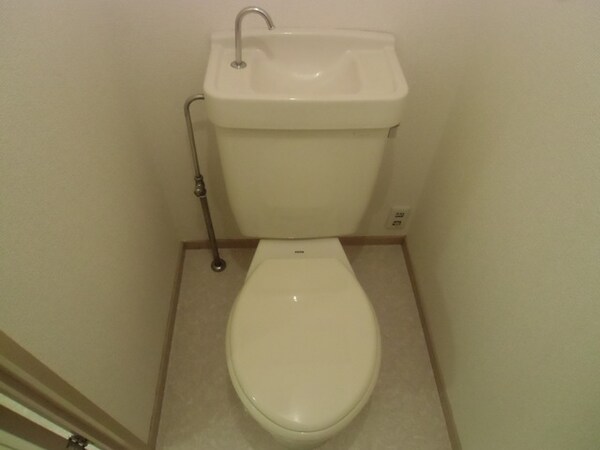 トイレ(他のお部屋の写真です。)