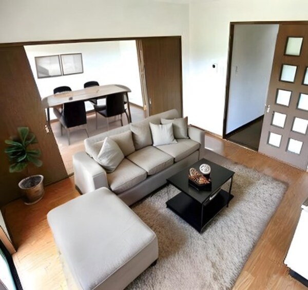 居室(写真・家具はイメージです。家具付きではありません。(T-Ho)