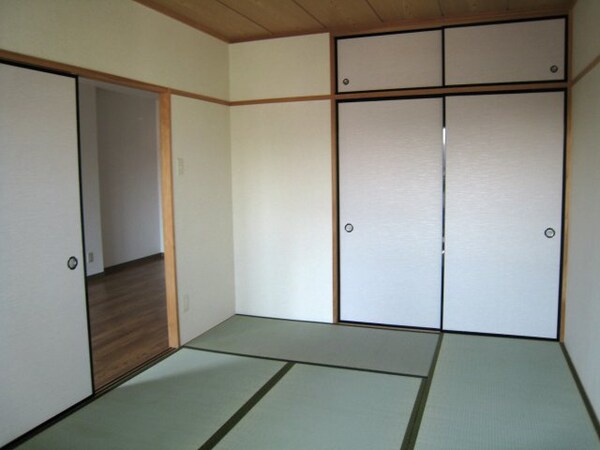 和室(※別の号室の写真になります。)