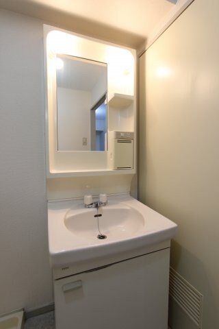 洗面・脱衣所(別部屋のお写真で参考写真となります。)