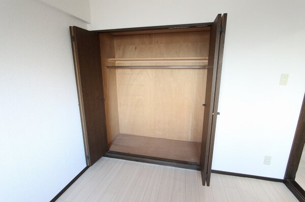 玄関(※別部屋のお写真で、現況優先と致します。)