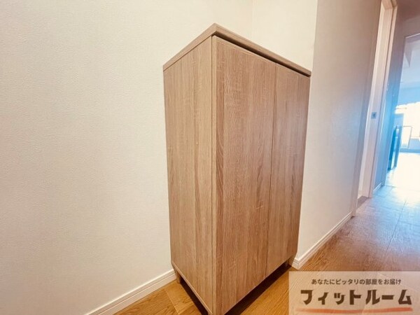 内装他