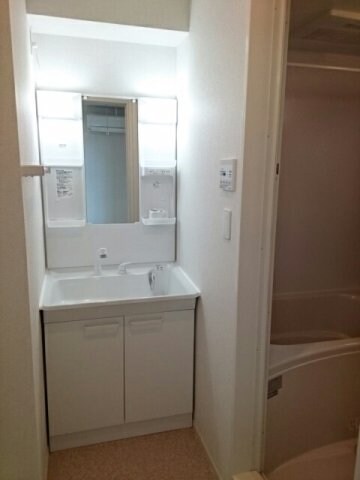 物件内観写真8　(洗面所です)