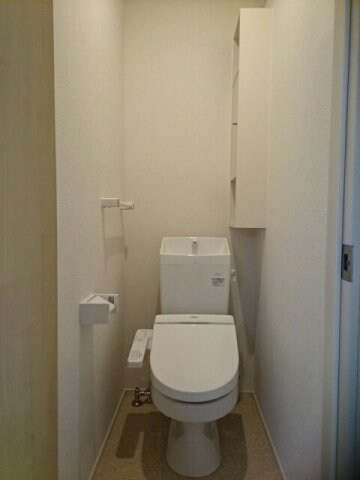 物件内観写真9　(トイレもきれいです)