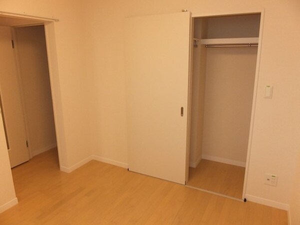 収納(洋室　【クローゼット】)