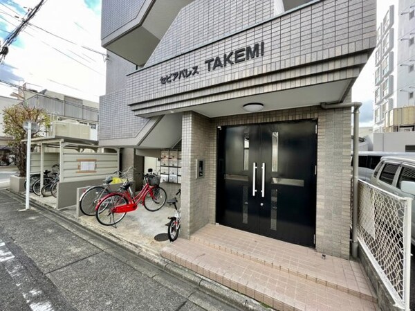 エントランス(毎日通るエントランスはこのようになっています)