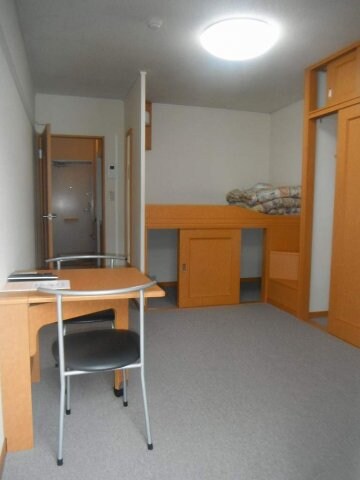 物件内観写真8　(1Fはフローリング、2・3Ｆはジュウタンの床です。サンプル)