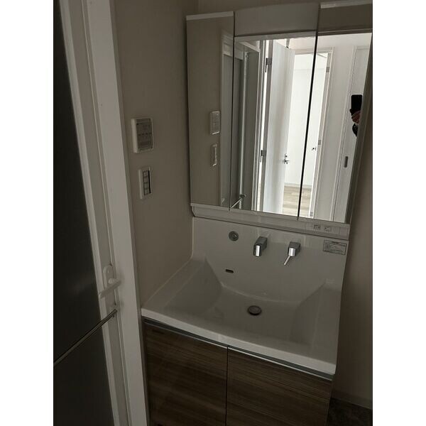 物件内観写真6　(室内写真は別部屋の写真です。)