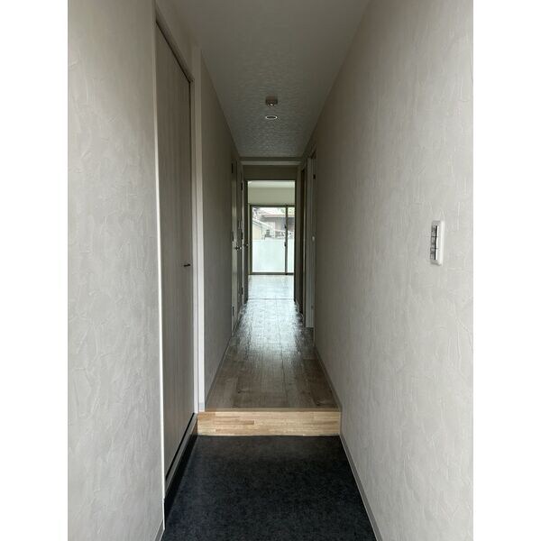 物件内観写真11　(室内写真は別部屋の写真です。)