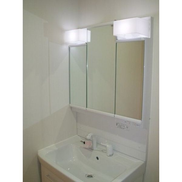 物件内観写真7　(室内写真は別部屋の写真です。)