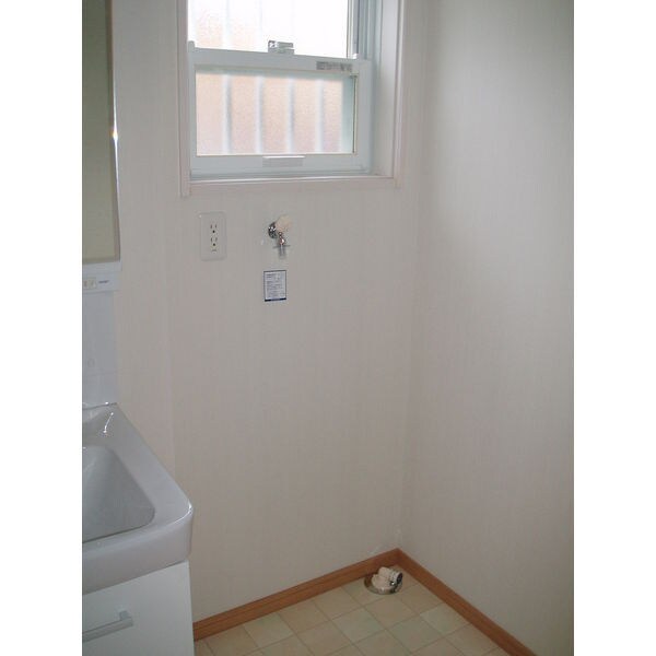 物件内観写真8　(室内写真は別部屋の写真です。)