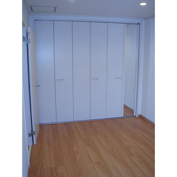 物件内観写真11　(室内写真は別部屋の写真です。)