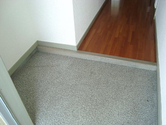 物件内観写真10　(玄関)