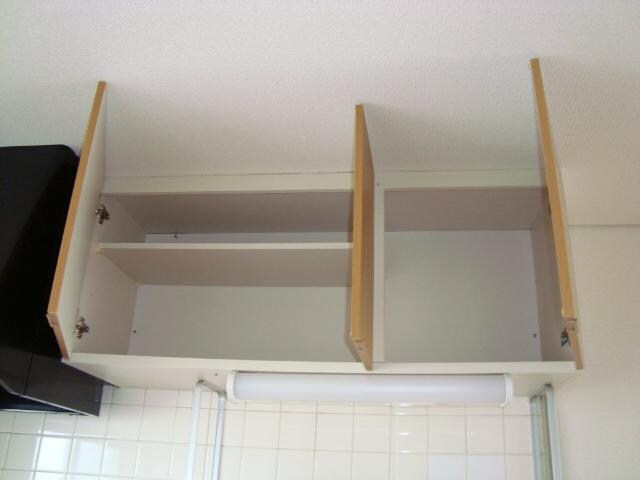 物件内観写真15　(キッチン収納上)