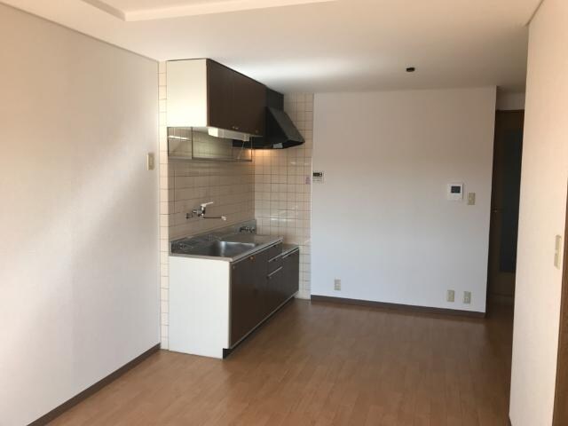 物件内観写真4　(リビング)