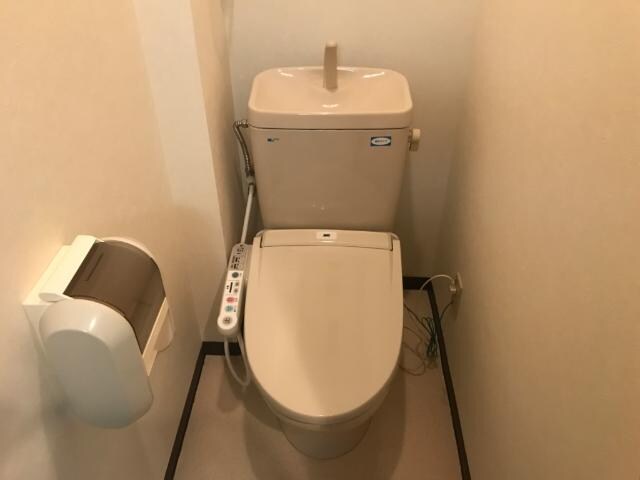 物件内観写真9　(シャワー付トイレ)