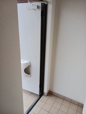 物件内観写真3　(落ち着いた玄関です)