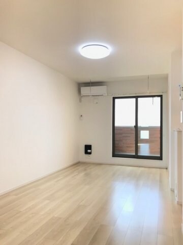 物件内観写真4　(リビングです)