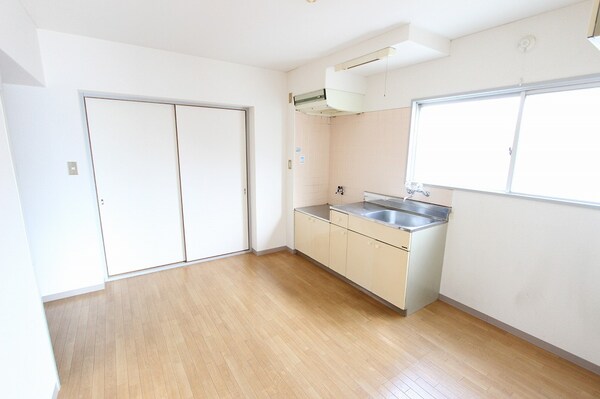 居室(他のお部屋のお写真です。)