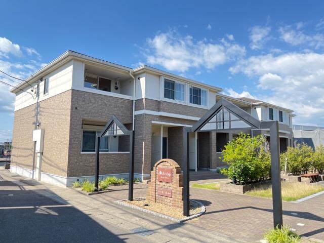 物件外観写真1　(外観写真（昼）)