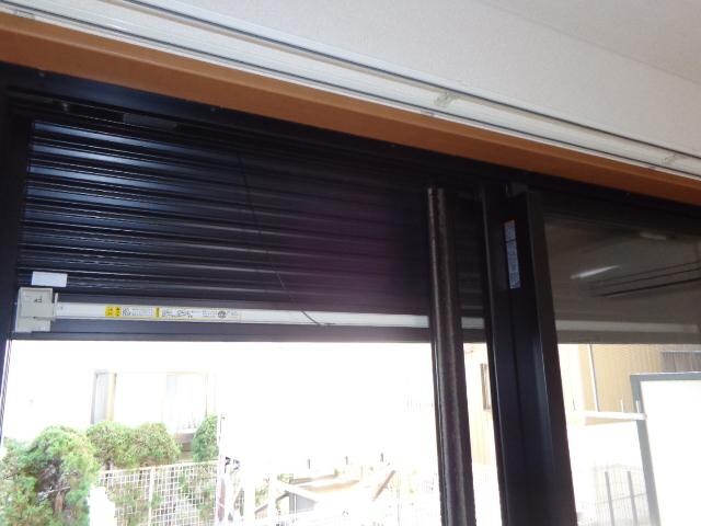 物件内観写真17　(１階シャッター)