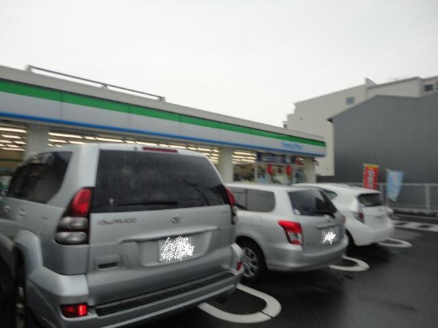 物件外観写真4　(ファミリーマート熱田切戸町店まで227ｍ)