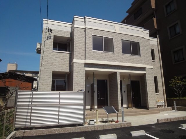 物件外観写真2　(外観写真（昼）)