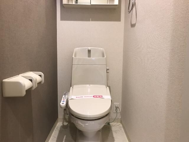 物件内観写真16　(シャワー付トイレ)