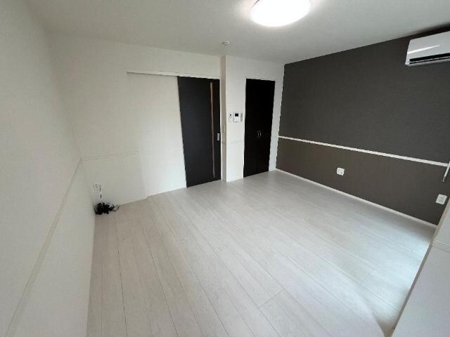 物件内観写真4　(洋室)