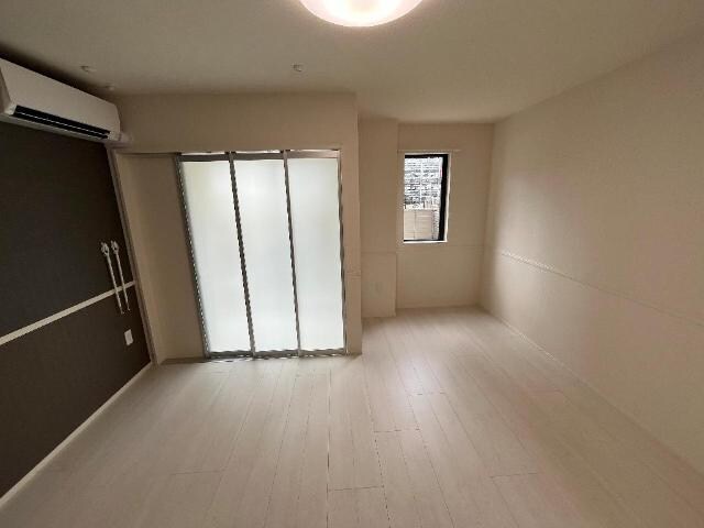 物件内観写真5　(洋室)