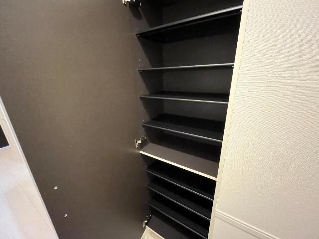 物件内観写真13　(下駄箱)