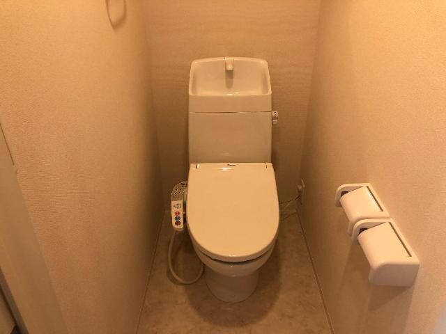 物件内観写真9　(シャワー付トイレ)