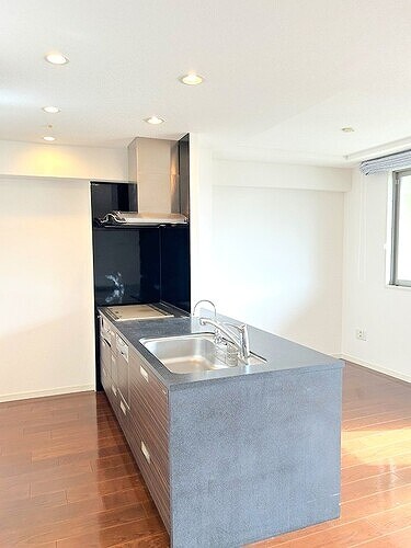 物件内観写真5　(システムキッチン)