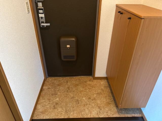 物件内観写真17　(玄関)