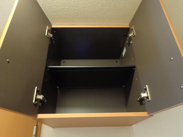 物件内観写真15　(吊り棚)