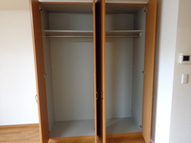 物件内観写真17　(リビング収納)