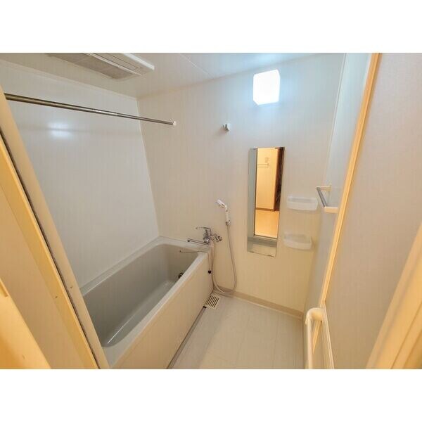 物件内観写真15　(室内写真は別部屋の写真です。)