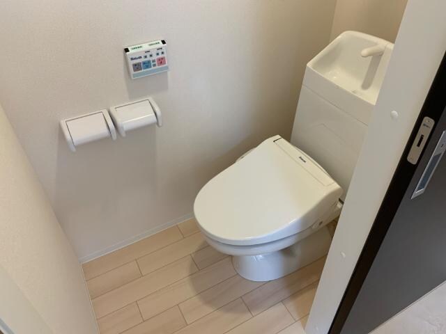 物件内観写真8　(トイレ)