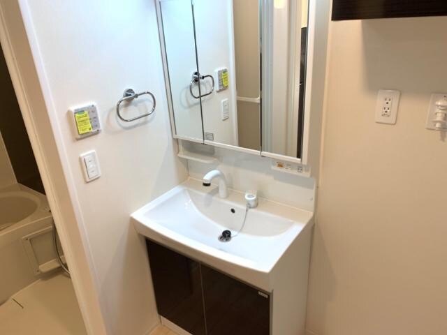 物件内観写真9　(洗面)