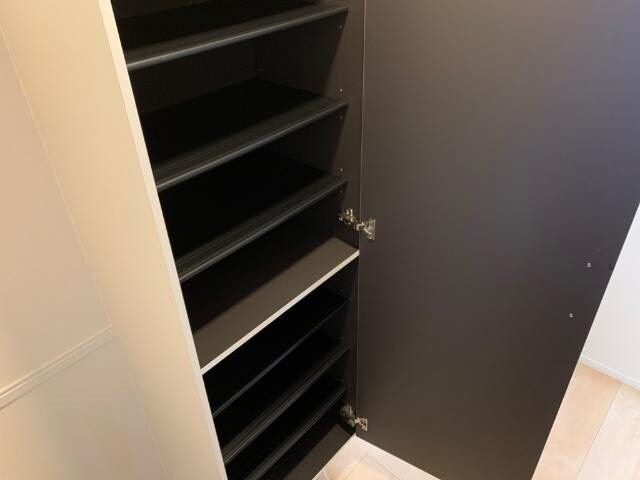 物件内観写真20　(下駄箱)